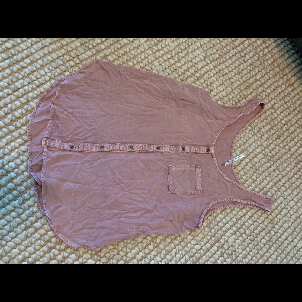 tank top.